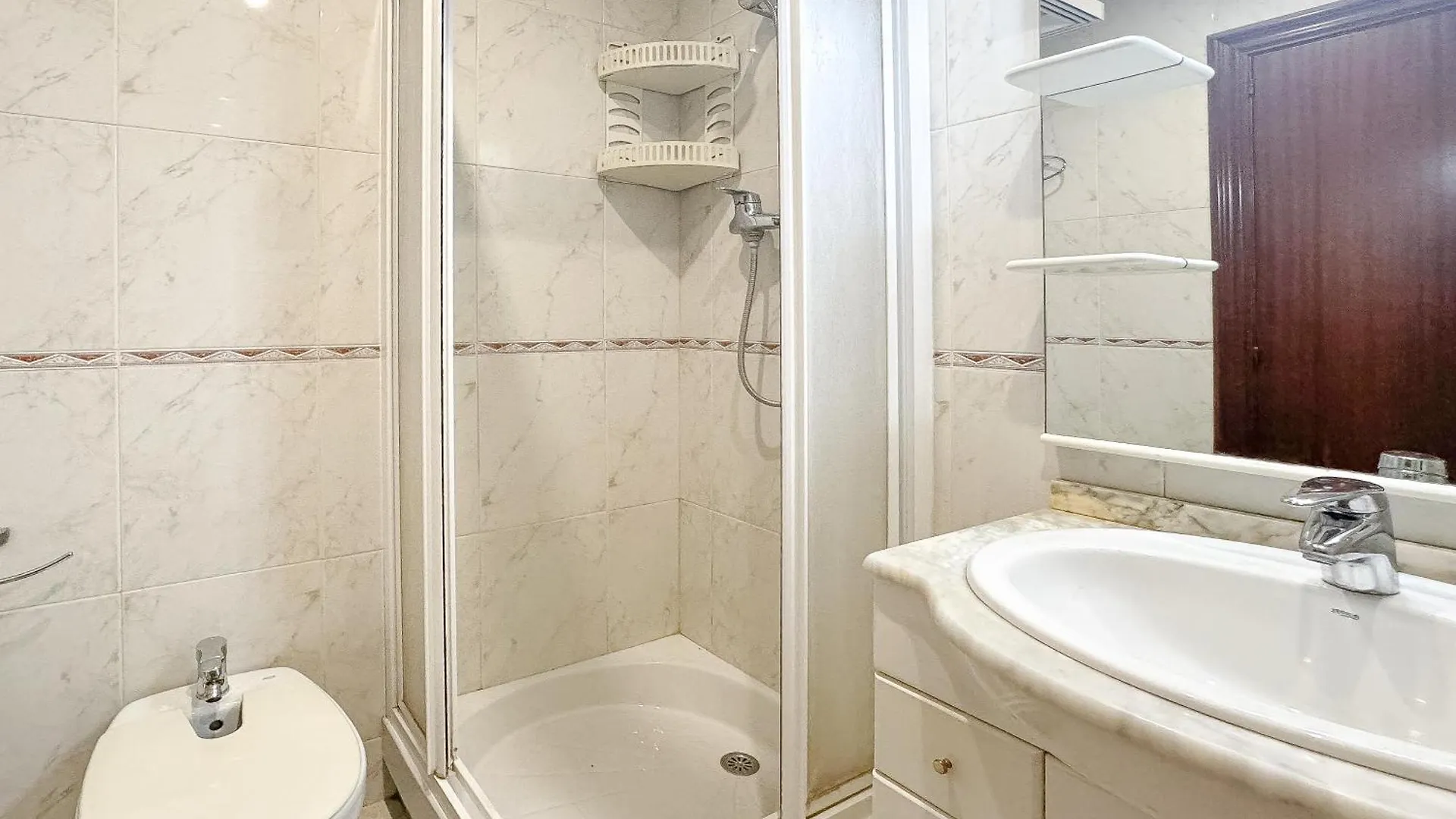 Charming Rooms In Shared Apartment Near Camp Nou Barcelona