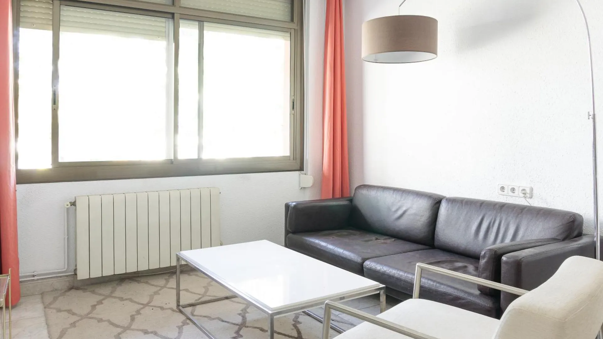Charming Rooms In Shared Apartment Near Camp Nou Barcelona