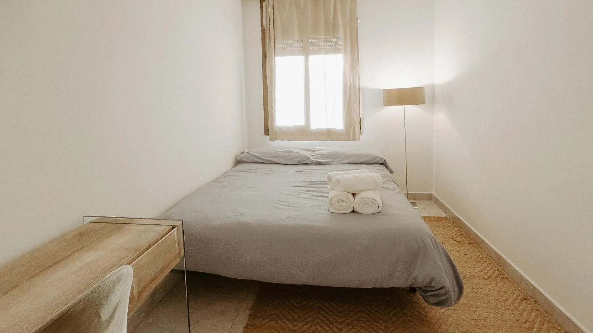Charming Rooms In Shared Apartment Near Camp Nou Barcelona