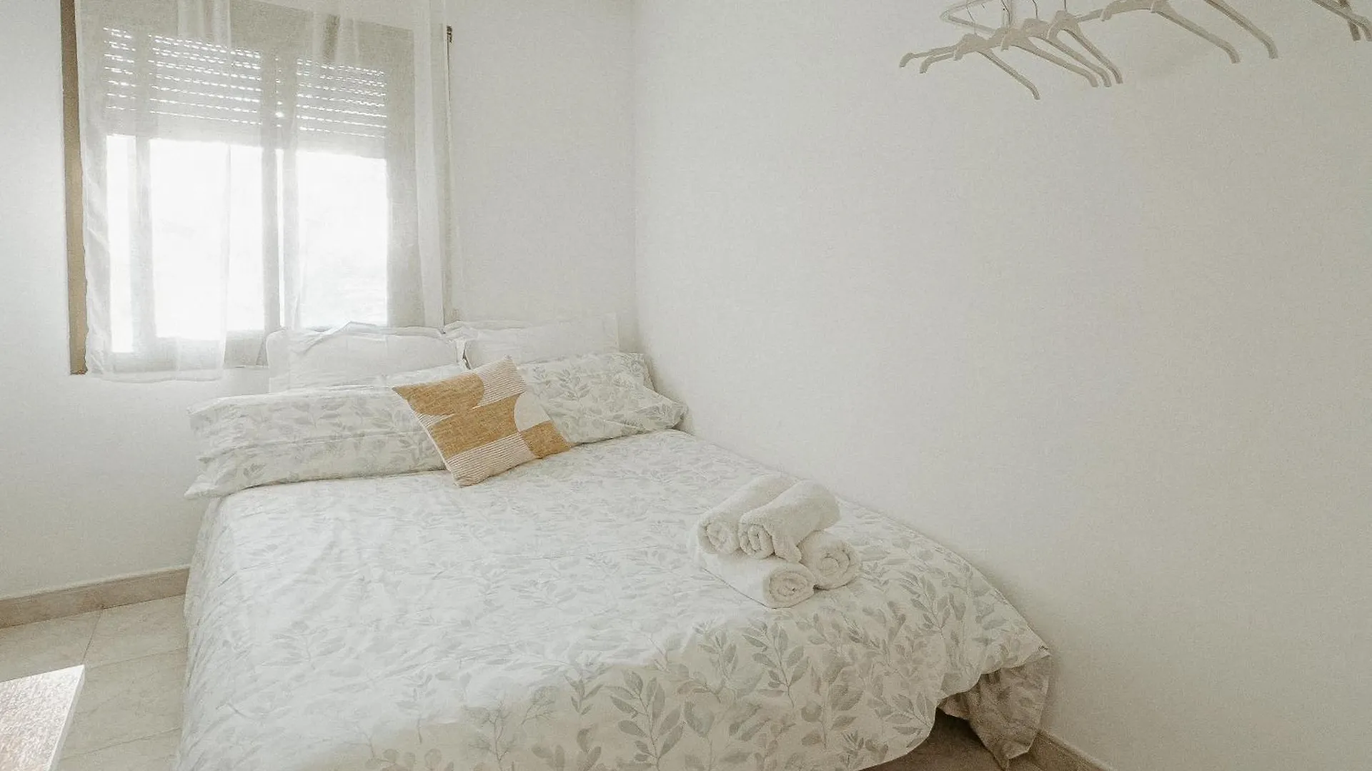Charming Rooms In Shared Apartment Near Camp Nou Barcelona Spain