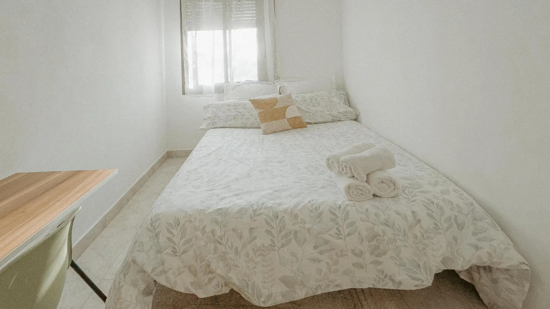 Charming Rooms In Shared Apartment Near Camp Nou Barcelona