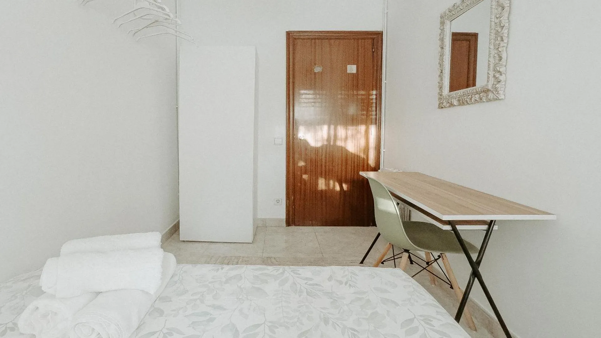 Charming Rooms In Shared Apartment Near Camp Nou Barcelona 0*,  Spain