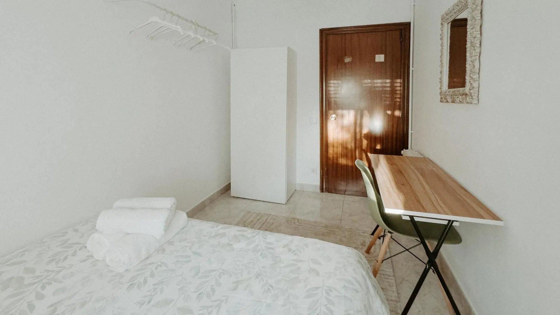 Charming Rooms In Shared Apartment Near Camp Nou Barcelona